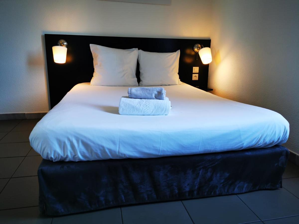 Hotel Le Ponson Aubenas Bagian luar foto