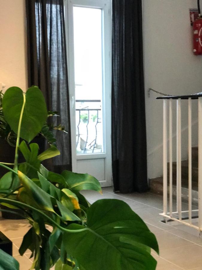Hotel Le Ponson Aubenas Bagian luar foto